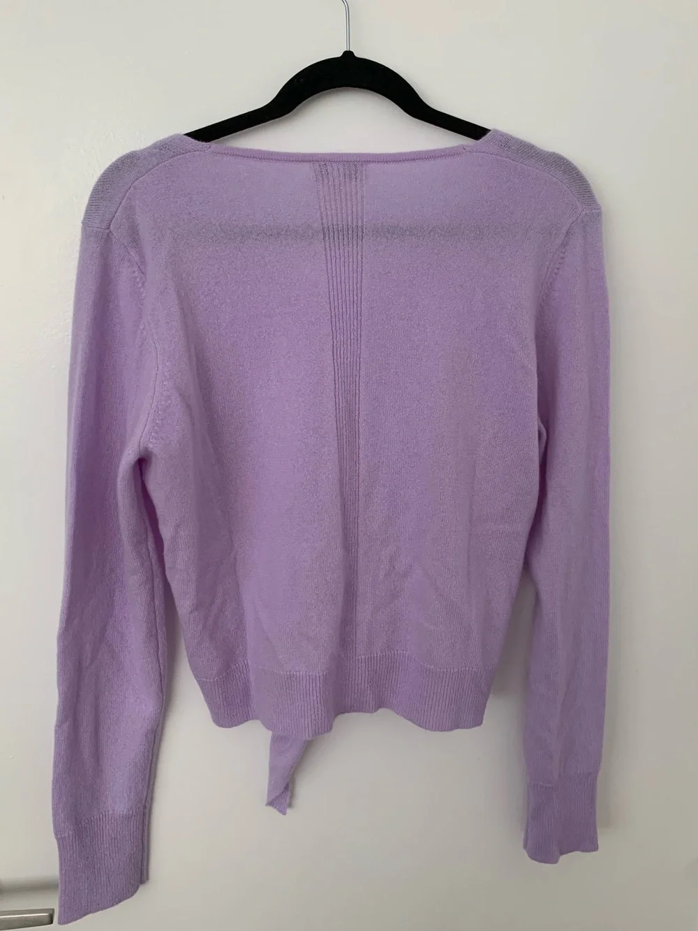 Kinross 100% cashmere front vee tie sweater lavender NWT